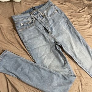 Like New Gap 26R Skinny Light Denim Jeans